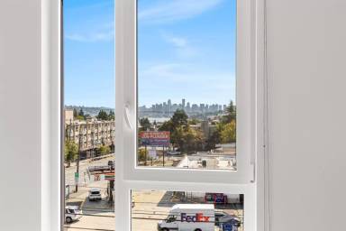 Main picture of 4015 Stone Way N