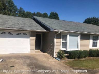Main picture of 2104 Henderson Dr