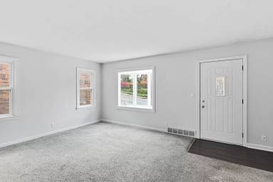 Main picture of 4808 Binney St
