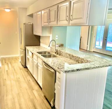 Main picture of 421 Pinehurst Dr