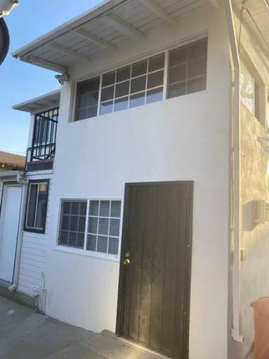 Main picture of 327 N Monterey St