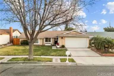 Main picture of 2240 Hawk St