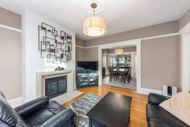 Main picture of 45 Van Buren St