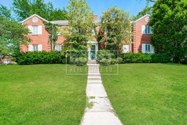 Main picture of 1999 Elmwood Ave