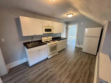 Main picture of 602 E Grove St