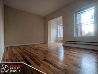 Main picture of 4421 N Wolcott Ave