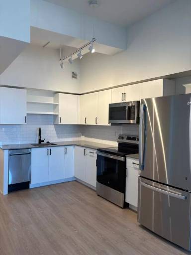Main picture of 86 Essex St