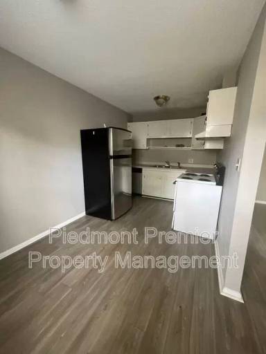 Main picture of 3818 Country Club Rd