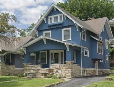 Main picture of 136 Lawn Ave