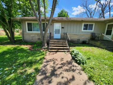 Main picture of 2655 S Stewart Ave
