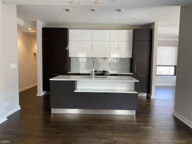 Main picture of 6900 N Sheridan Rd
