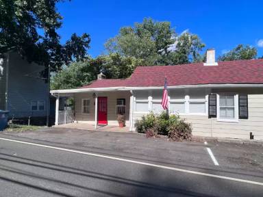Main picture of 4867 River Rd