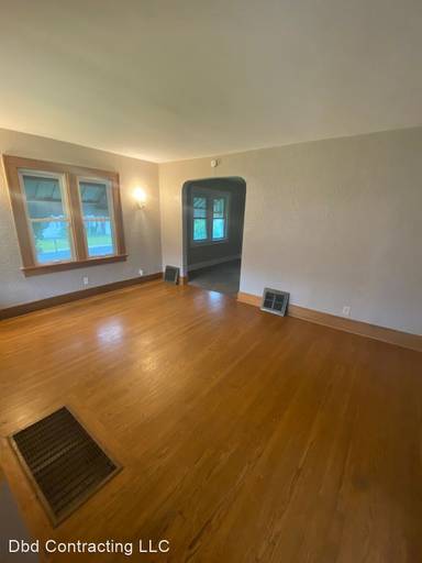 Main picture of 4322 1/2 Buell Dr
