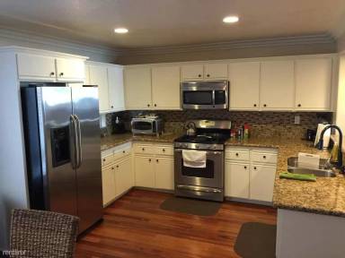 Main picture of 801 E 1st St