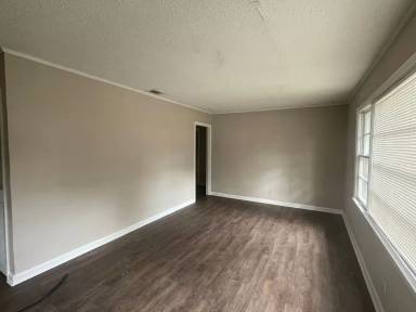 Main picture of 104 Holloway Dr