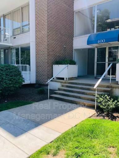 Main picture of 400 O St SW