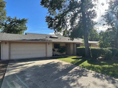 Main picture of 881 Oakmont Dr