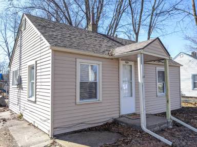 Main picture of 929 Evans Ave