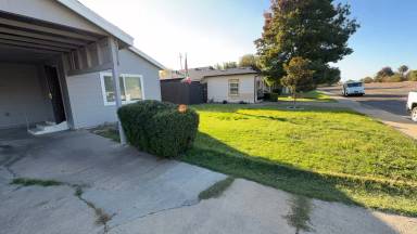 Main picture of 1414 W 24th St