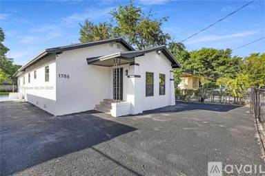 Main picture of 1786 NW 15th St