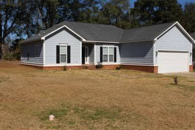 Main picture of 141 Hedgerow Dr