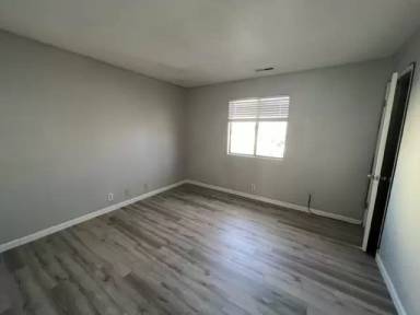 Main picture of 4985 W 7th St