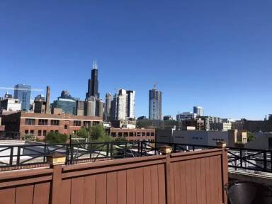 Main picture of 1019 W Fulton Market