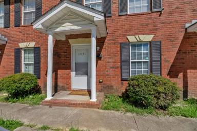 Main picture of 1485 Campus St