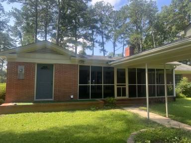 Main picture of 1004 Hillside Dr