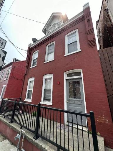 Main picture of 328 South Prince Street - New Owner - 2