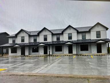 Main picture of 747 Howard Dr