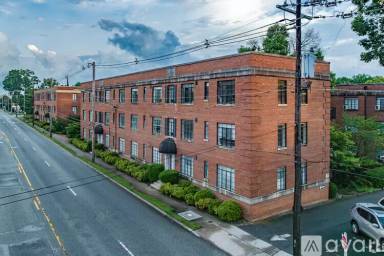 Main picture of 1207 N Main St