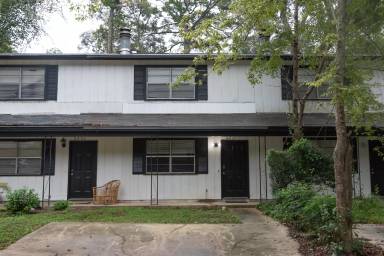 Main picture of 2437 Ramblewood Ct