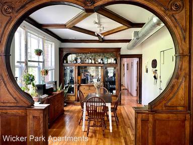 Main picture of 2428 W Walton St