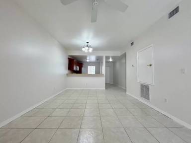 Main picture of 4606 SE 5th Ave