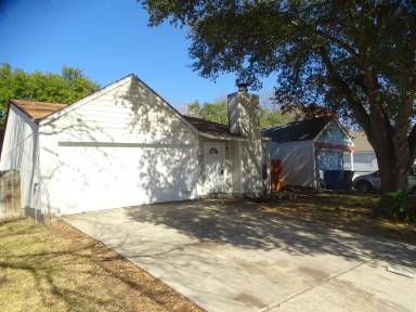 Main picture of 9819 Valley Villa