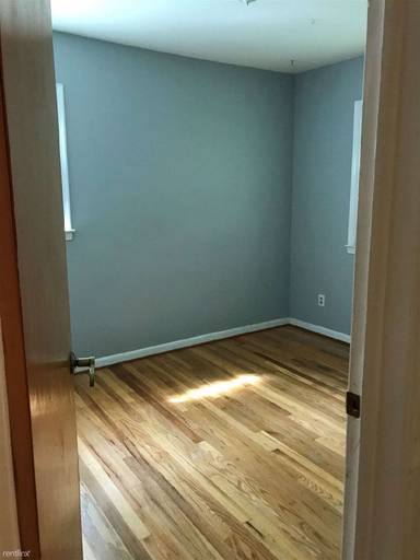 Main picture of 1701 Hatcher Cres