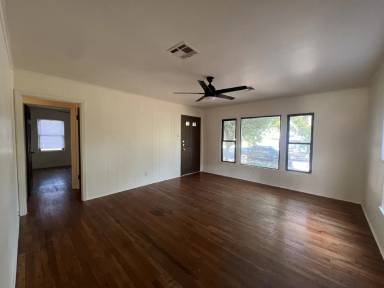 Main picture of 1519 S 43rd St