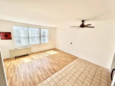 Main picture of Bay Garden Manor