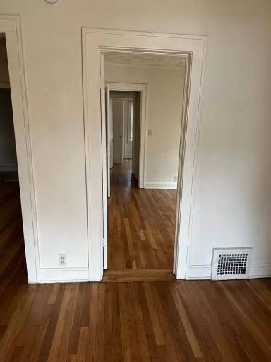 Main picture of 1314 E 62nd St