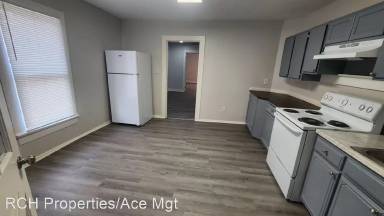 Main picture of 602 England St NE