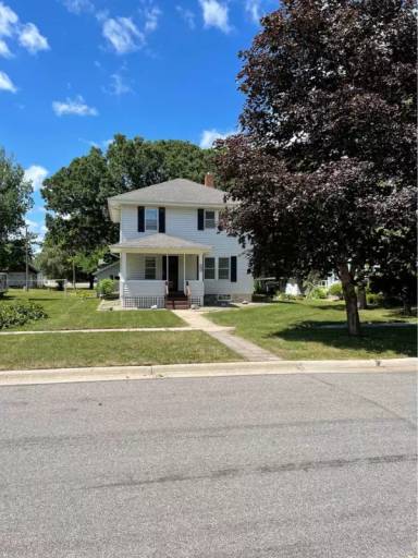 Main picture of 240 3rd St E