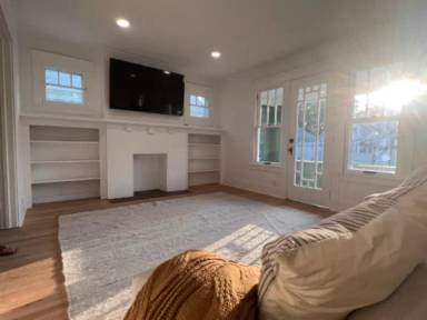 Main picture of 528 Fellows Ave