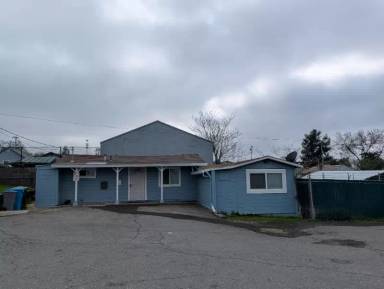 Main picture of 4980 Lincoln Blvd