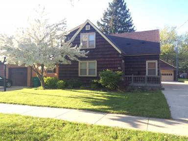 Main picture of 2030 E Norwich Ave