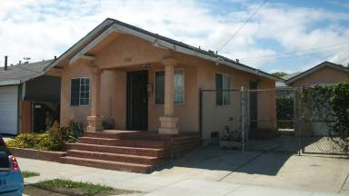 Main picture of 2821 E 15th St