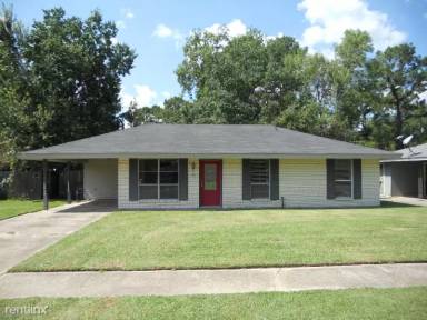 Main picture of 858 Fontainbleau Dr
