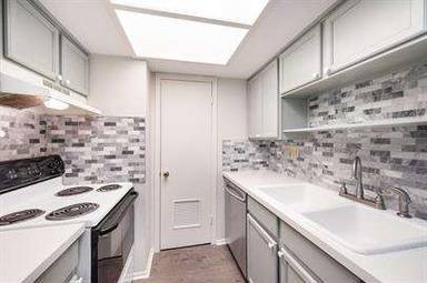 Main picture of 2600 Penny Ln