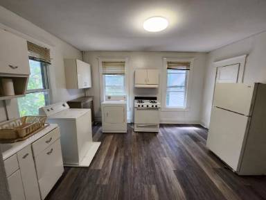 Main picture of 1 Murray Ave
