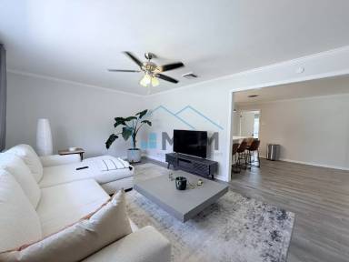Main picture of 1706 Lexington Ave